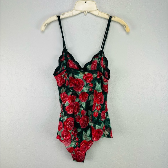 Vintage Victoria’s Secret Gold Label Green Velvet Red Rose Print Bodysuit - Picture 7 of 7